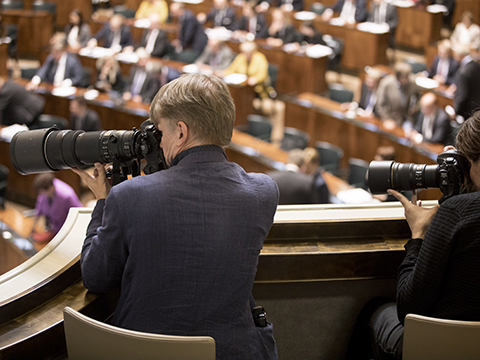 Mer information om mediernas arbete i riksdagen.