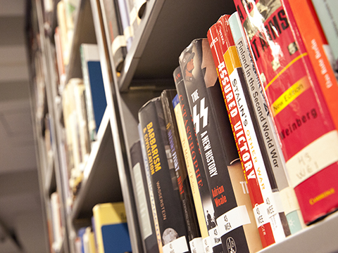 Lisää tietoa painetuista kokoelmista.