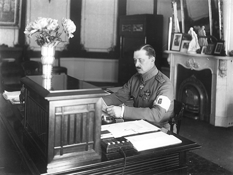 Mer information om oroligheter i öster.