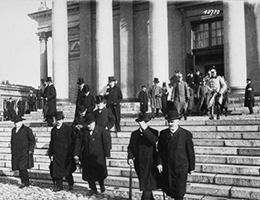 Mer information om valet av kung vid den urtima lantdagen.