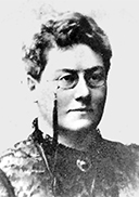 Aleksandra Gripenberg edustajana.