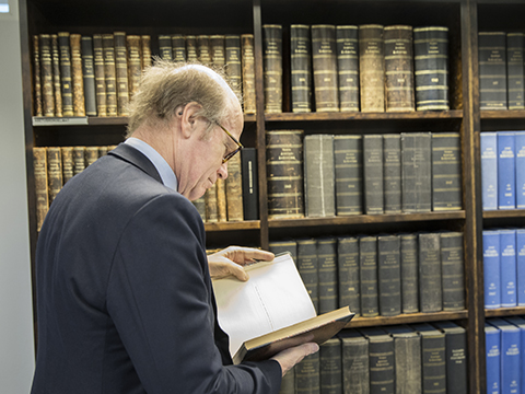 Mer information om forskarplatser på Riksdagsbiblioteket.