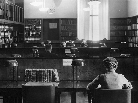 Mer information om Riksdagsbibliotekets historia.
