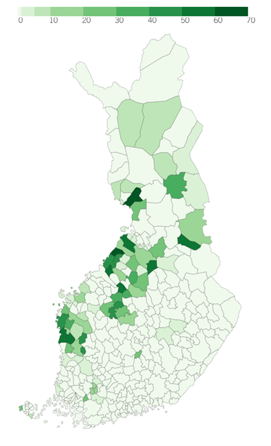Av kartan framgår baserat på kommunindelningen den procentuella andel av kommuners fastighetsskatteintäkter som kommer från vind- och solkraftverk. De största procentuella andelarna finns till största delen i landskapen i Österbotten.